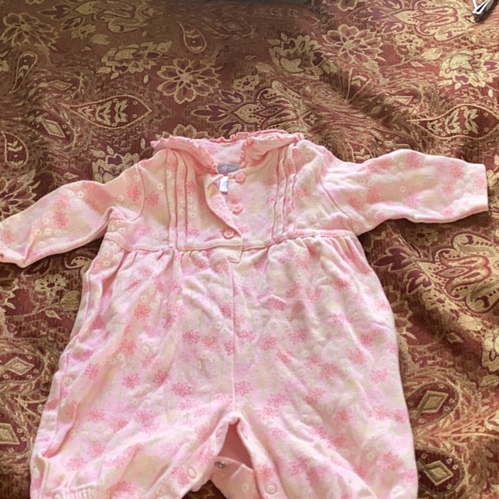 Baby clothing pink